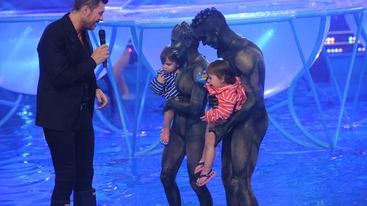 Las mellizas de Cinthia Fernández, un show aparte en las piletas del  aquadance