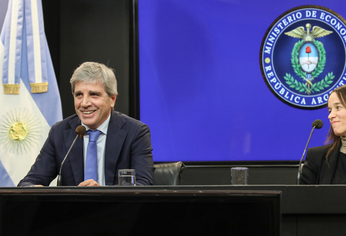 Luis Caputo brindó una conferencia de prensa.