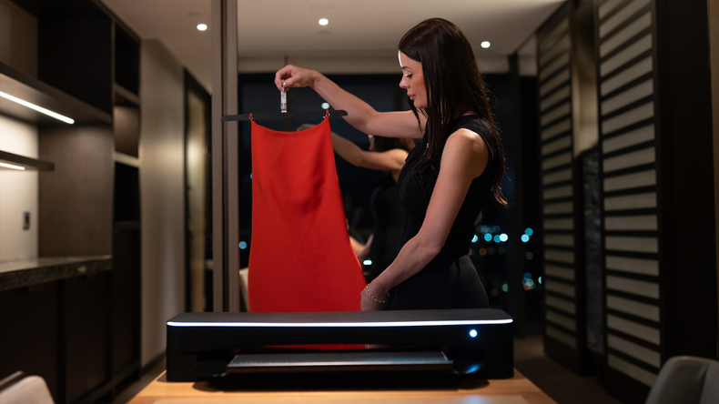 Con vapor seco a 200°C y presión controlada, el planchador Einsen ofrece acabados profesionales sin riesgo de quemaduras ni contacto con el calor.