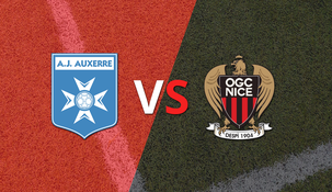 Auxerre logró dar vuelta el marcador y vencer 2-1 a Nice con gol agónico