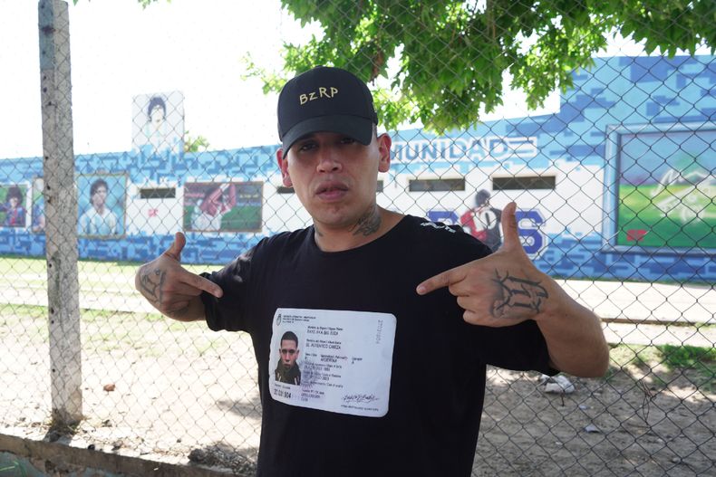 Una entrevista exclusiva con Rayo en el barrio que ama