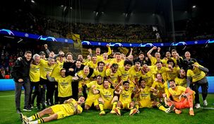 Los jugadores de Borussia Dortmund festejaron en París.