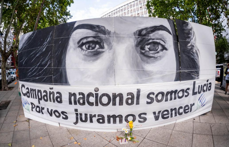 Familiares y amigos recordaron este martes a la joven asesinada.