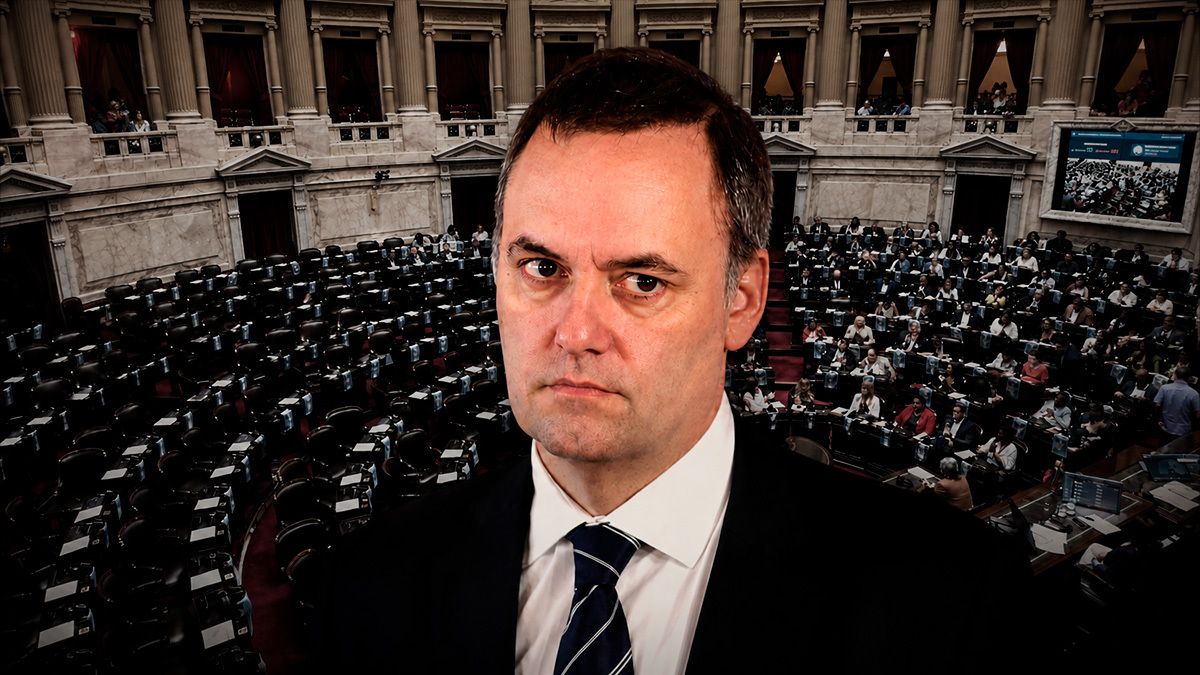 Manuel Adorni en la mira: la oposición pide una sesión para interpelarlo