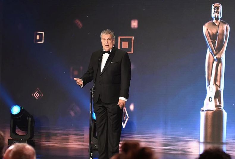 El periodista renunció a APTRA quien organiza el evento de la radio y la televisión.