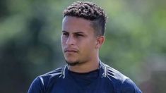 Asesinaron a tiros al joven futbolista Ricardinho en un triple crimen. Asesinaron a tiros al joven futbolista Ricardinho en un triple crimen.