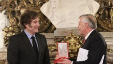 El Presidente y Huerta de Soto. El Presidente y Huerta de Soto.