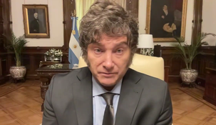 Milei durante la entrevista con la periodista Patricia Janiot.