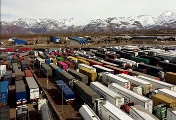 El fuerte temporal provocó el corte de rutas y dejó dos metros de nieve.