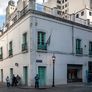 Altos de Elorriaga, en Alsina y Defensa, una de las esquinas sin ochava de la Ciudad de Buenos Aires. Altos de Elorriaga, en Alsina y Defensa, una de las esquinas sin ochava de la Ciudad de Buenos Aires.