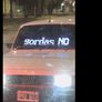 Gordas no: el auto que se volvió viral por un repudiable cartel luminoso Gordas no: el auto que se volvió viral por un repudiable cartel luminoso