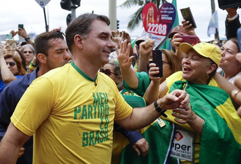 la justicia ya investiga como ingreso flavio bolsonaro a la argentina