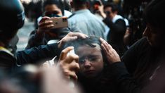 La ñina fue agredida por un oficial de la Policía. La ñina fue agredida por un oficial de la Policía.