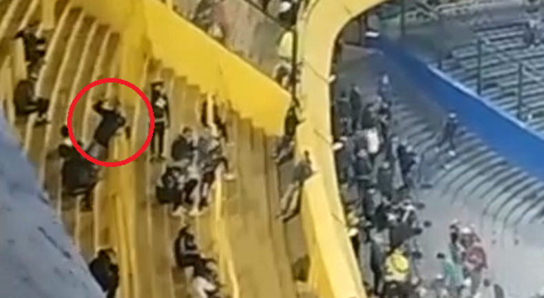 El gesto racista del hincha de Boca contra la parcialidad de Corinthians.