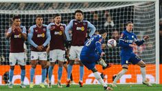 Enzo Fernández convirtió un golazo de tiro libre para Chelsea contra Aston Villa. Enzo Fernández convirtió un golazo de tiro libre para Chelsea contra Aston Villa.