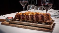 Una parrilla que se distingue por su enfoque en la excelencia de la carne argentina. Una parrilla que se distingue por su enfoque en la excelencia de la carne argentina.