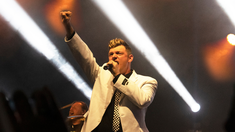 Nick Carter se presentó como solista y revivió su época como rompecorazones de los Backstreet Boys. Nick Carter se presentó como solista y revivió su época como rompecorazones de los Backstreet Boys.