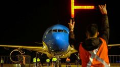 Controladores aéreos suspendieron el paro del jueves pero sostienen la medida para este sábado. Controladores aéreos suspendieron el paro del jueves pero sostienen la medida para este sábado.