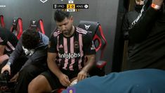 El Kun Agüero sufrió una lesión en la liga que organiza Gerard Piqué El Kun Agüero sufrió una lesión en la liga que organiza Gerard Piqué