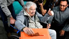 Mujica tiene 89 años. Mujica tiene 89 años.