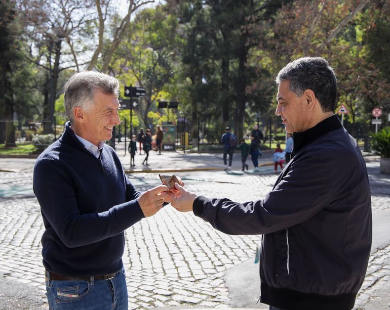 Macri exhibió su apoyo a su primo Jorge en la Ciudad: el particular regalo