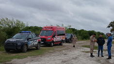 Las autoridades provinciales dispusieron un fuerte despliegue en Recreo para recuperar el cuerpo del río. Las autoridades provinciales dispusieron un fuerte despliegue en Recreo para recuperar el cuerpo del río.