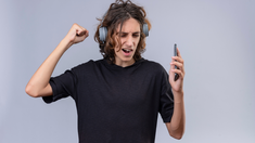 Este cambio estético es posible a través de Nova Launcher, que permite personalizar la interfaz de dispositivos Android. Este cambio estético es posible a través de Nova Launcher, que permite personalizar la interfaz de dispositivos Android.