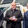 Los representantes de Toyota junto al nuncio&nbsp;