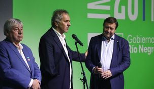 Daniel Scioli junto al gobernador de Río Negro, Alberto Weretilneck, y el intendente de bariloche, Walter Cortés. Daniel Scioli junto al gobernador de Río Negro, Alberto Weretilneck, y el intendente de bariloche, Walter Cortés.