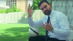 El nuevo alcalde de Nueva York lanzó una campaña no solo para bajar los precios en el próximo Mundial, sino también para que haya un cupo de asientos para los residentes locales. El nuevo alcalde de Nueva York lanzó una campaña no solo para bajar los precios en el próximo Mundial, sino también para que haya un cupo de asientos para los residentes locales.