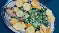 Este restaurante ofrece una gran cantidad de platos. Este restaurante ofrece una gran cantidad de platos.