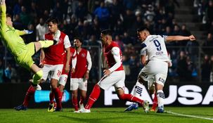 Contín marcó el tercero de Gimnasia frente a Independiente. Contín marcó el tercero de Gimnasia frente a Independiente.