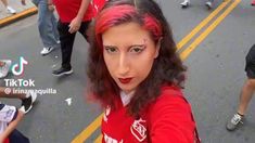 Irina Maquilla fue a la cancha de Independiente.