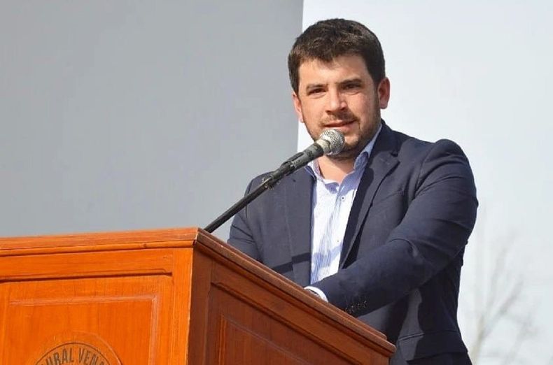 El intendente Leonel Chiarella dio positivo de alcoholemia y había prohibido vender bebidas alcóholicas.