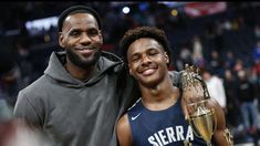 LeBron James cumplirá el sueño de jugar con su hijo en la NBA: Bronny fue drafteado por los Lakers LeBron James cumplirá el sueño de jugar con su hijo en la NBA: Bronny fue drafteado por los Lakers