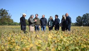 Insaurralde recorrió obras en Carlos Casares y se juntó con los chacareros de la zona.&nbsp;