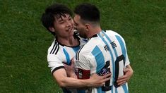 El fanático que se acercó a Lionel Messi. El fanático que se acercó a Lionel Messi.