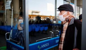 Jubilados y pensionados que reciben más de $42.178 comenzarán a cobrar este martes, según el ultimo número del documento. Jubilados y pensionados que reciben más de $42.178 comenzarán a cobrar este martes, según el ultimo número del documento.