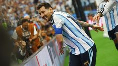 Estos hinchas se hicieron virales porque comparten una particular foto con Messi.&nbsp;