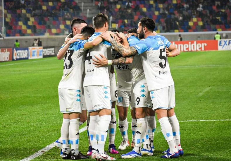 Racing ganó bien en Santiago del Estero.
