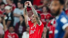 Di María y su clásico festejo del corazón. Di María y su clásico festejo del corazón.