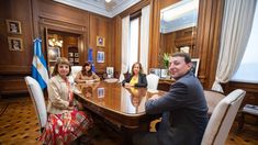 La vicepresidenta reunida con eurodiputados.&nbsp;
