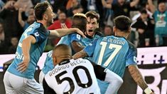 Napoli campeón italiano después de 33 años. Napoli campeón italiano después de 33 años.