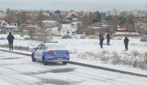 El cuerpo fue encontrado por dos vecinos en un descampado.