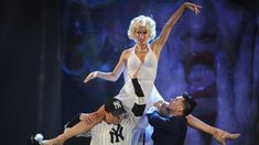 Nicole Neumann no convenció al jurado con su imitación a Marilyn Monroe. Nicole Neumann no convenció al jurado con su imitación a Marilyn Monroe.