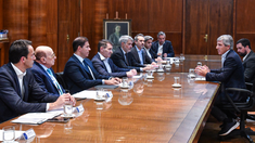 Luis Caputo se reunió con los supermercados. Luis Caputo se reunió con los supermercados.