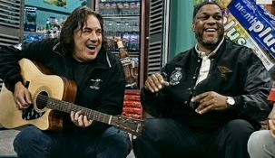 Pappo y TC Coleman en la televisión argenitna en 2004.