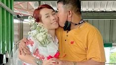 La mujer busca que la acompañante sea presentable y educada. La mujer busca que la acompañante sea presentable y educada.