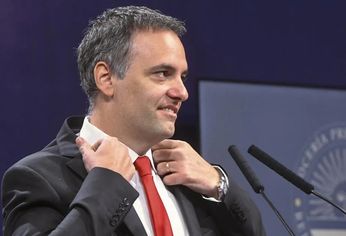 Adorni aceptó el conseo de Mariano Cúneo Libarona y contactó a un abogado. Adorni aceptó el conseo de Mariano Cúneo Libarona y contactó a un abogado.