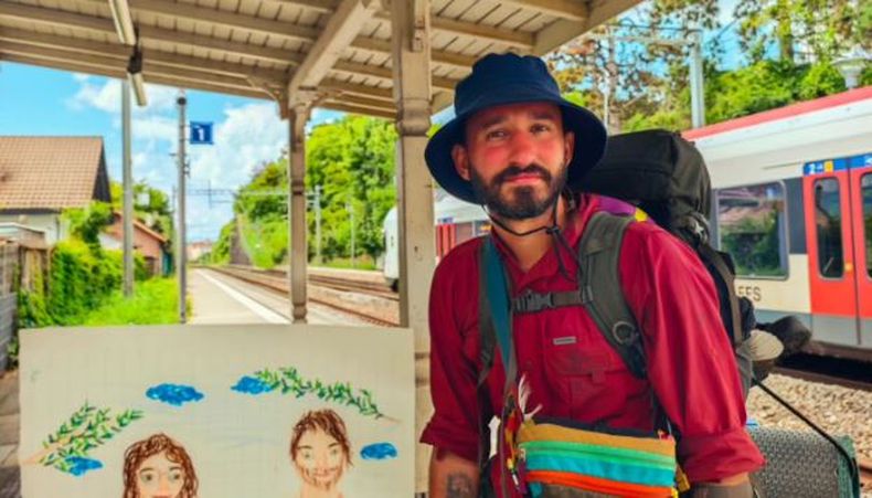 Rodrigo lleva caminando 90 d&iacute;as por Europa.